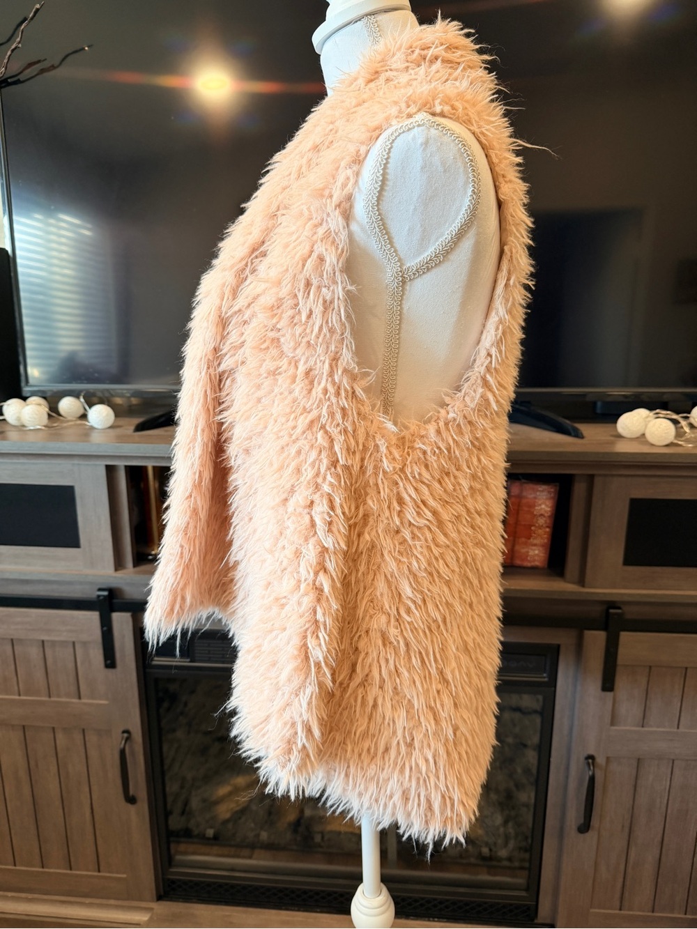Women's Faux Fur Peach Vest - Sleeveless Cozy Layer